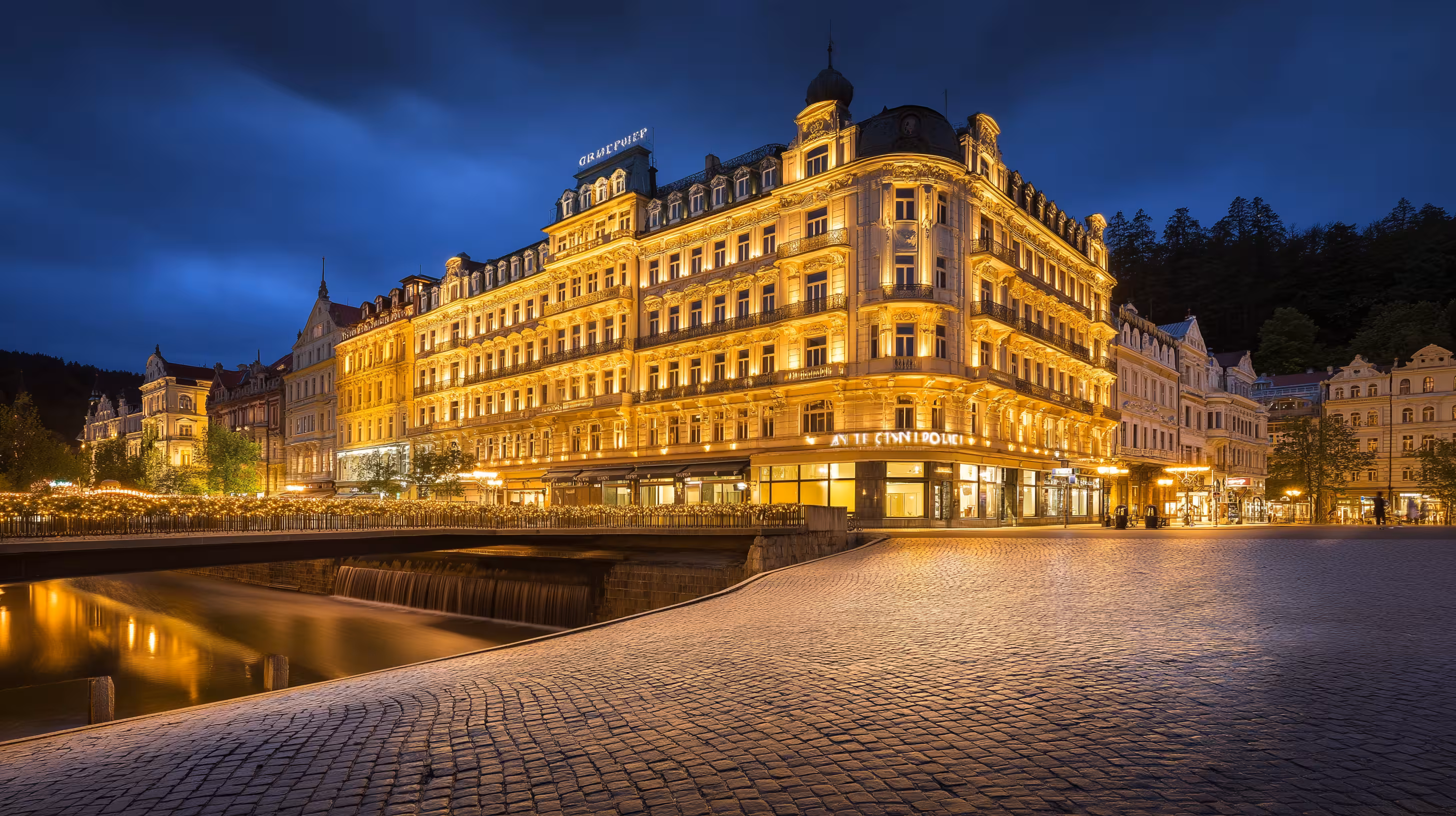 Sehenswürdigkeiten in - Karlovy Vary (Karlsbad): Wellness im boehmischen Kurort